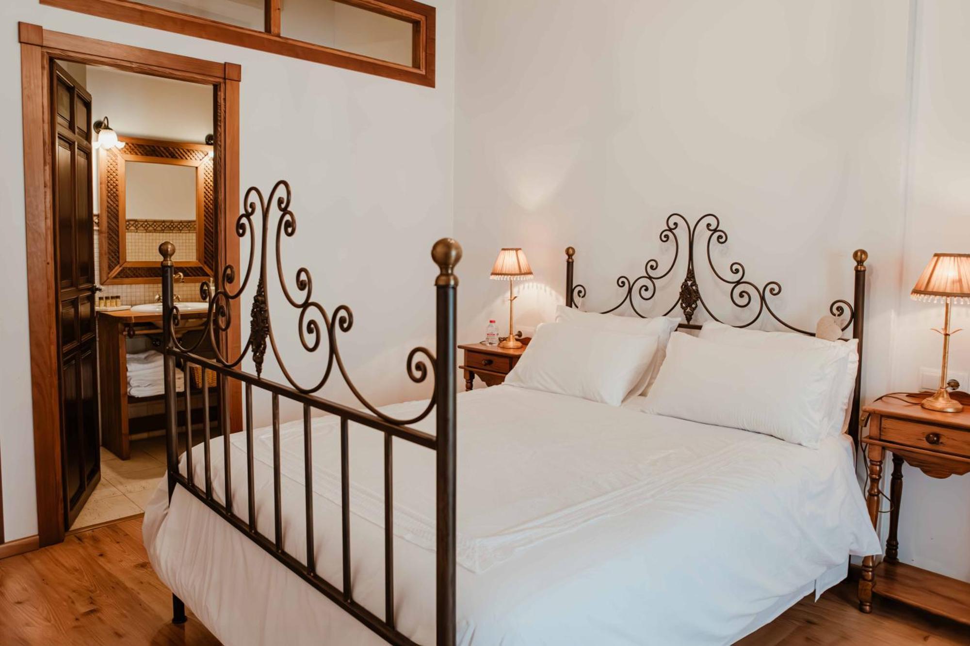 La Casona De Mahora Guest House Exterior photo